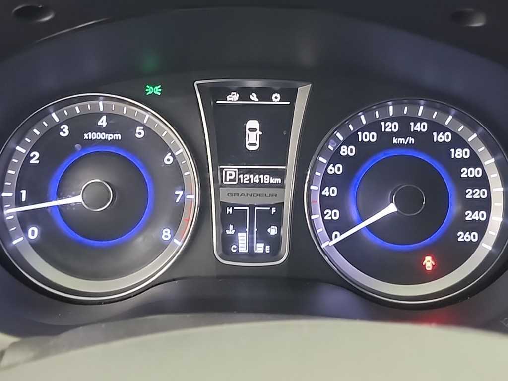HYUNDAI Grandeur - Vista 6