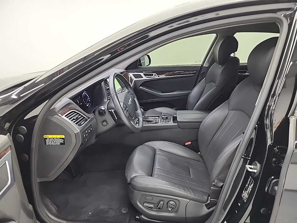HYUNDAI Genesis - Vista 11