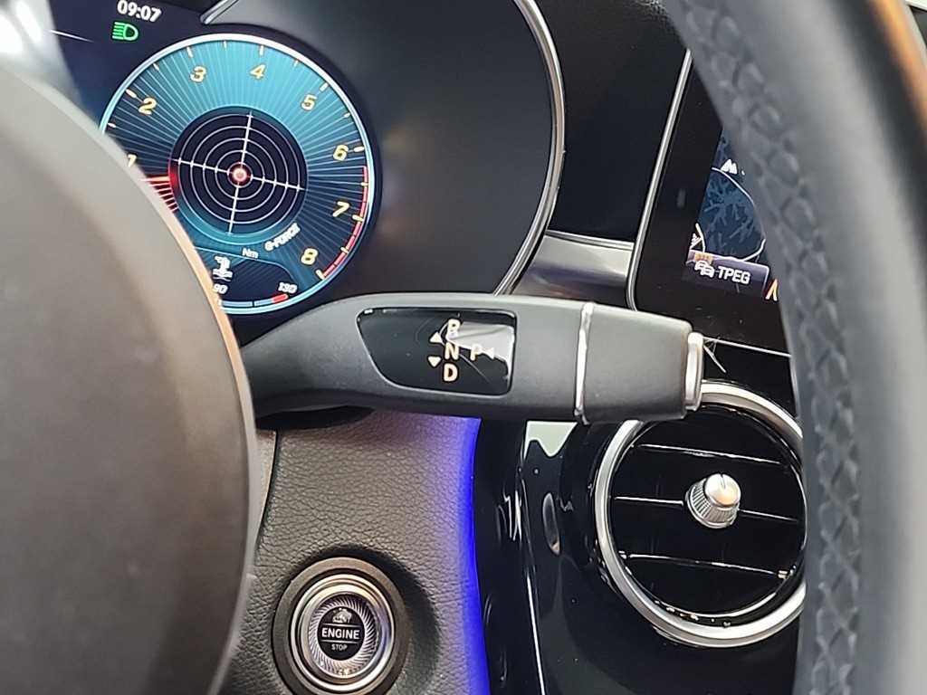 Mercedes Benz C Class - Vista 8