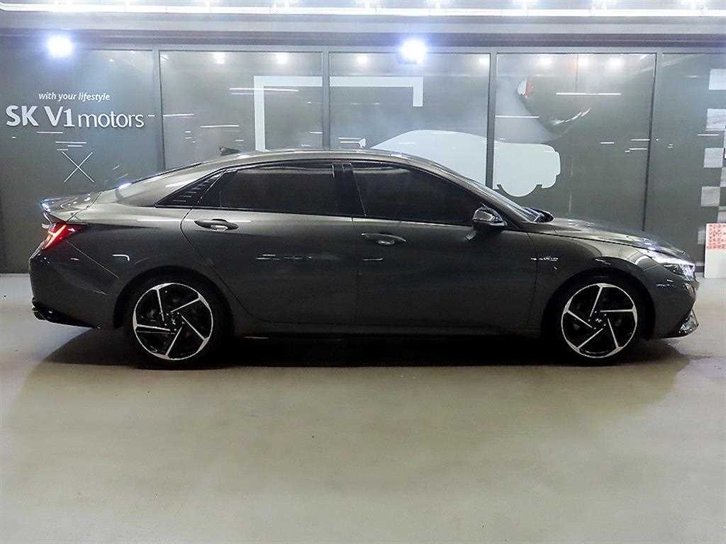HYUNDAI Avante - Vista 3
