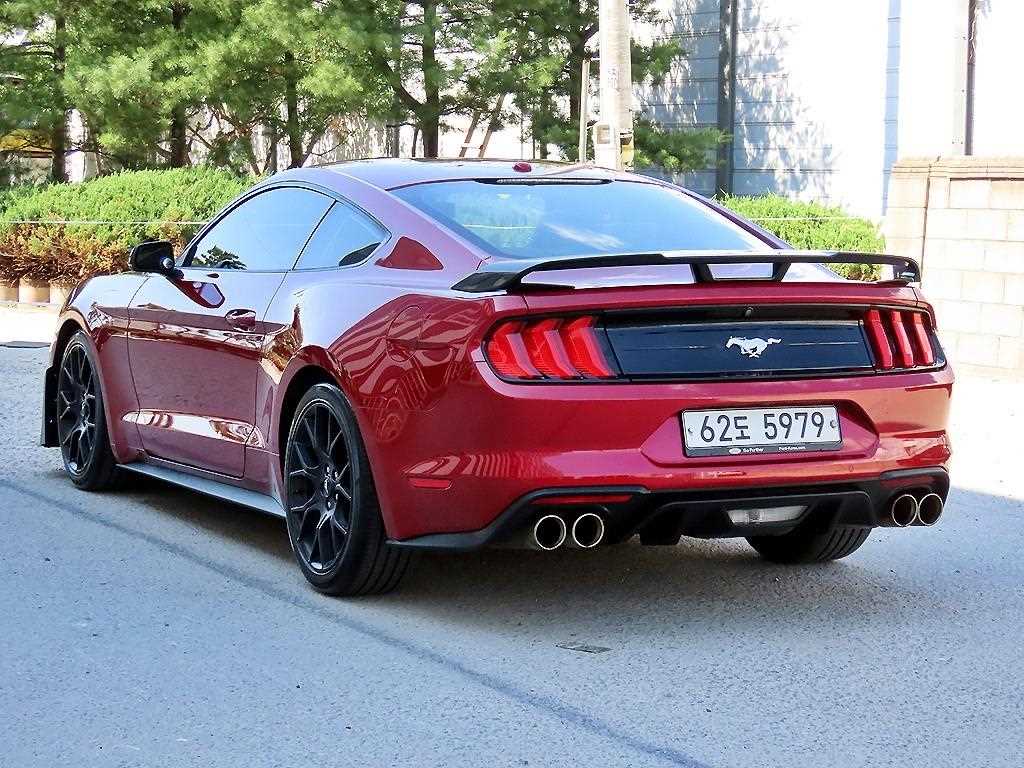 Ford Mustang - Vista 3