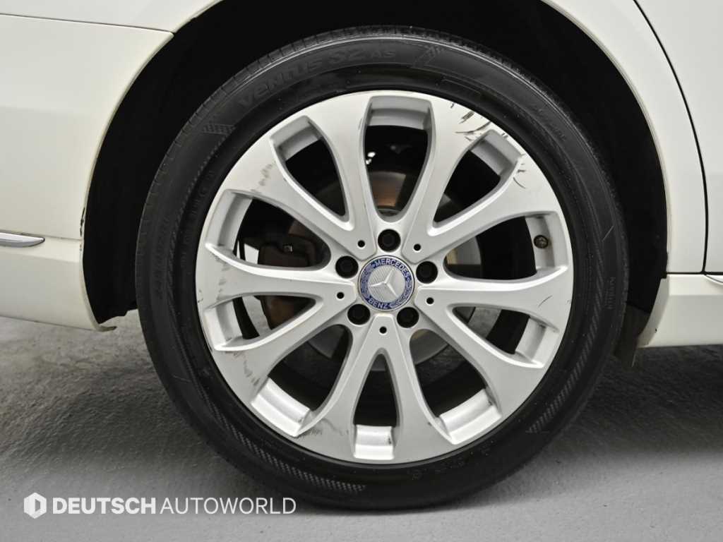 Mercedes Benz E class - Vista 5