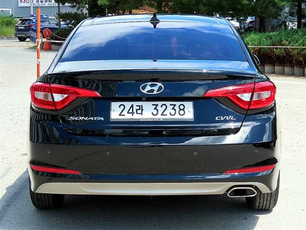 HYUNDAI Sonata - Vista 4