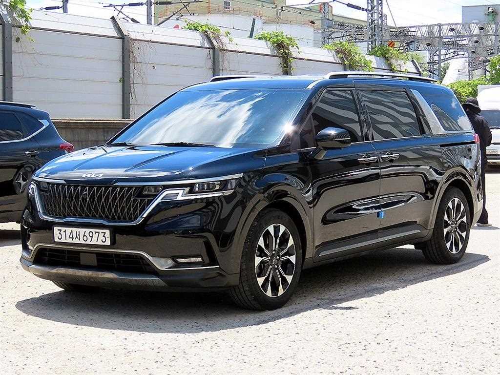 KIA Carnival - Vista 3