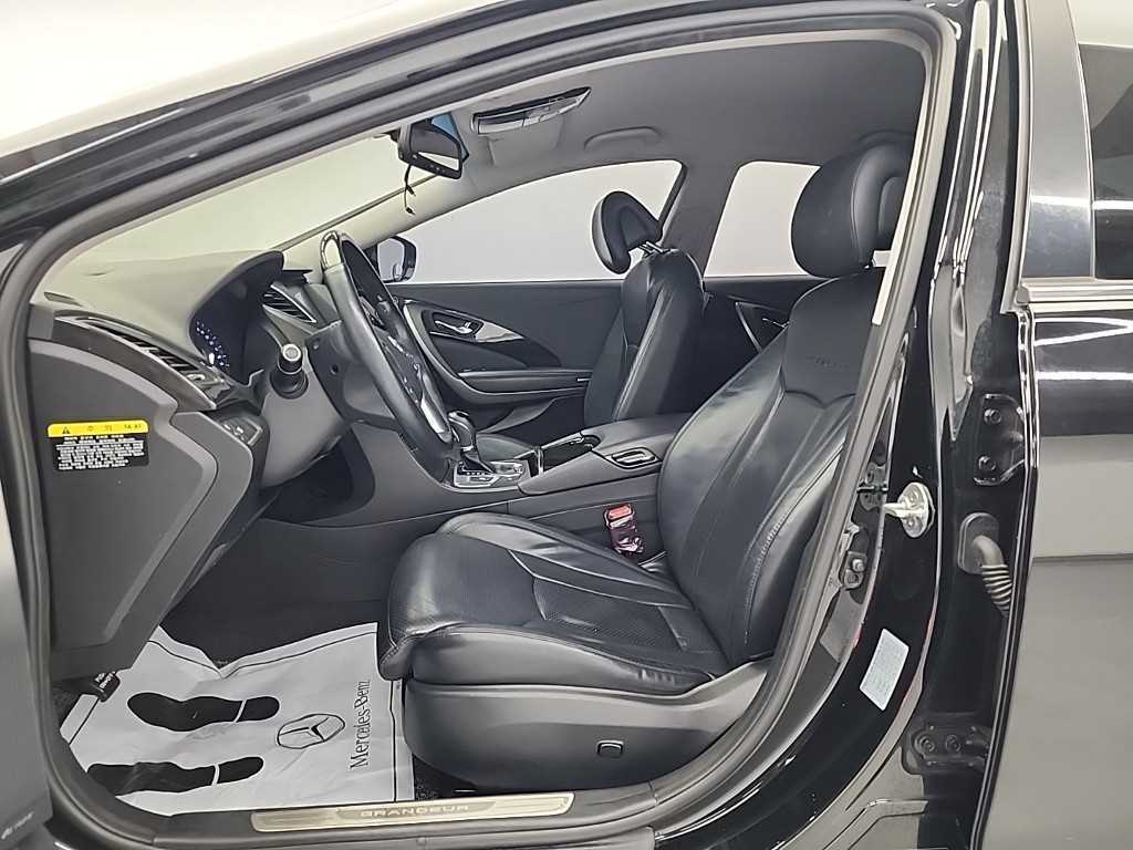 HYUNDAI Grandeur - Vista 11