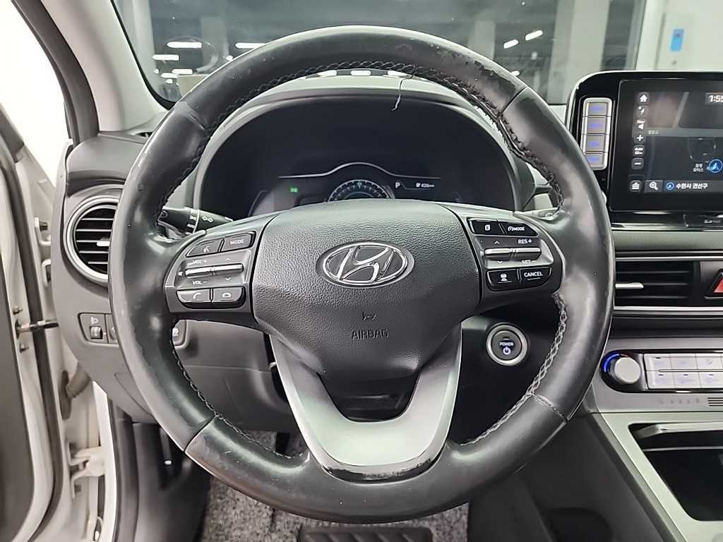 HYUNDAI Kona - Vista 9