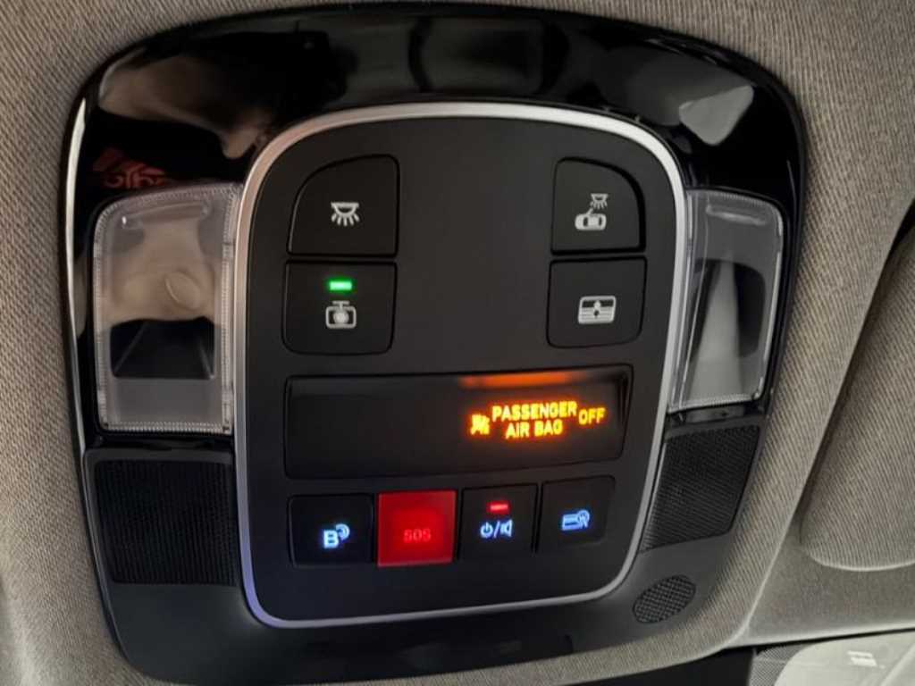 HYUNDAI Sonata - Vista 12