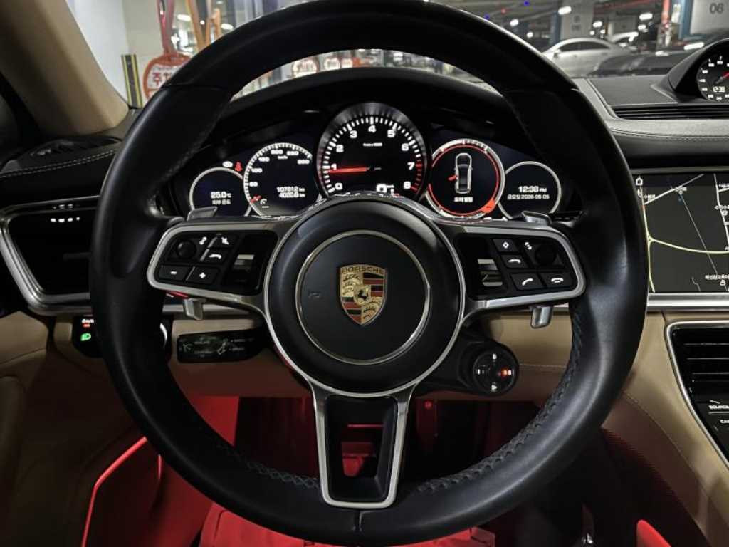 Porsche Panamera - Vista 11