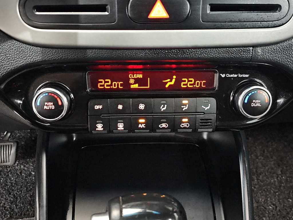 KIA Carens - Vista 10