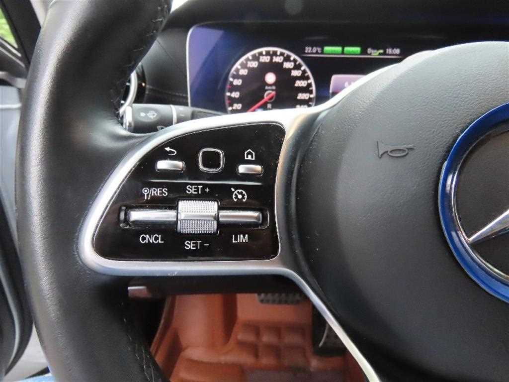 Mercedes Benz E class - Vista 11