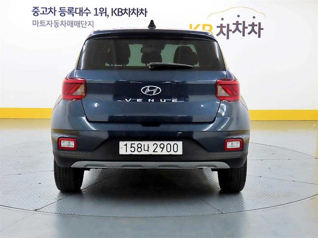 HYUNDAI Venue - Vista 3