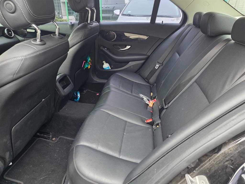 Mercedes Benz C Class - Vista 6