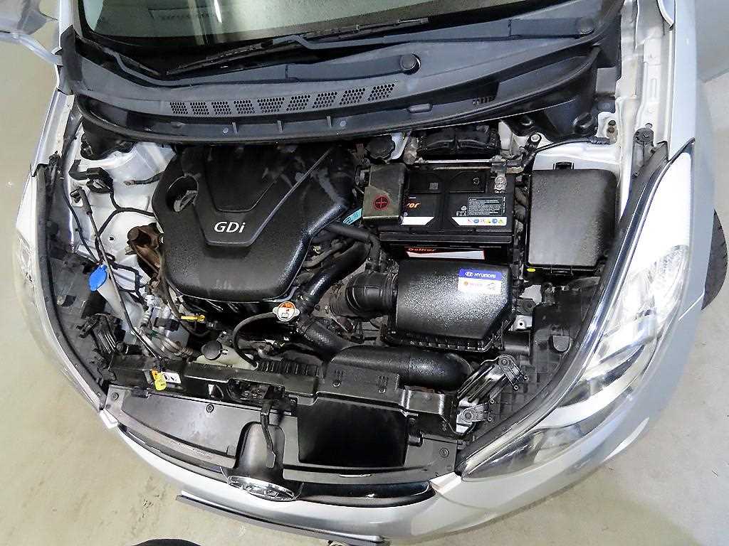 HYUNDAI Avante 2013 Plateado - Importación desde Corea - HF Imports Iquique - Foto 18