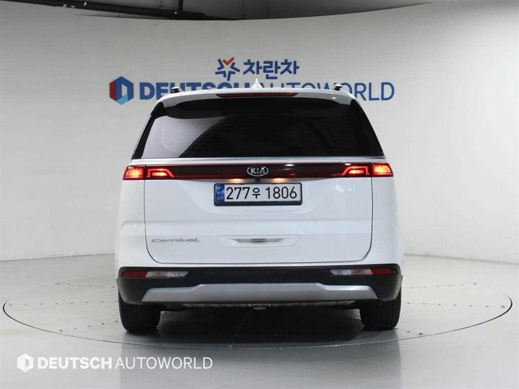 KIA Carnival - Vista 4