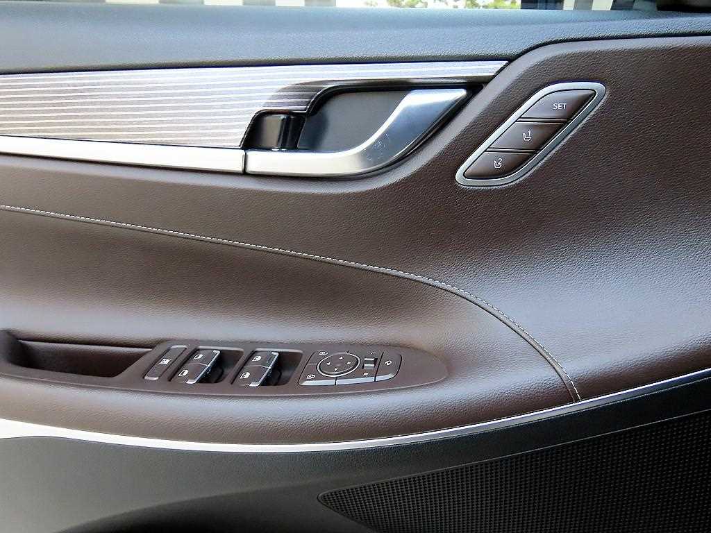 HYUNDAI Grandeur - Vista 12