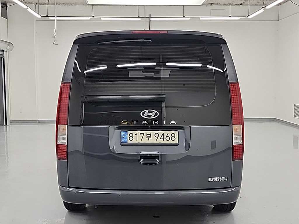 HYUNDAI Staria - Vista 3