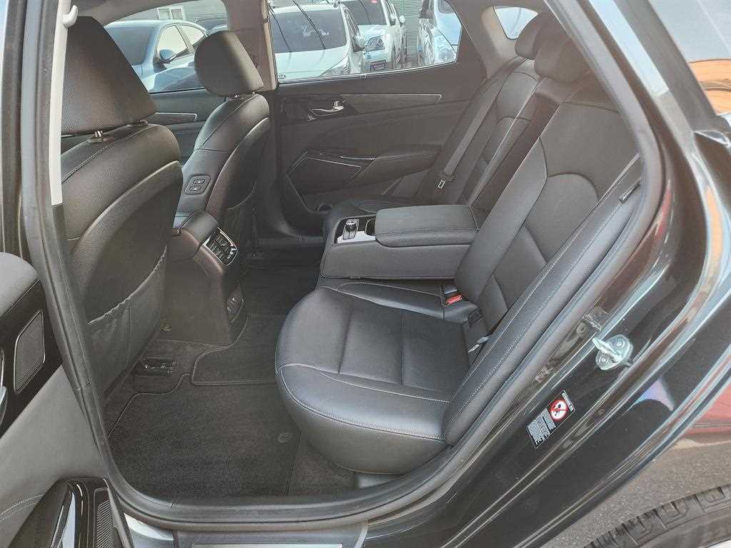 KIA K7 - Vista 9