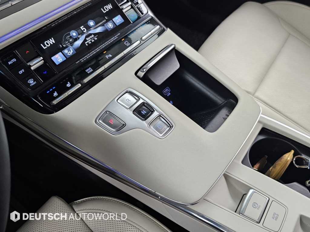 HYUNDAI Grandeur - Vista 9