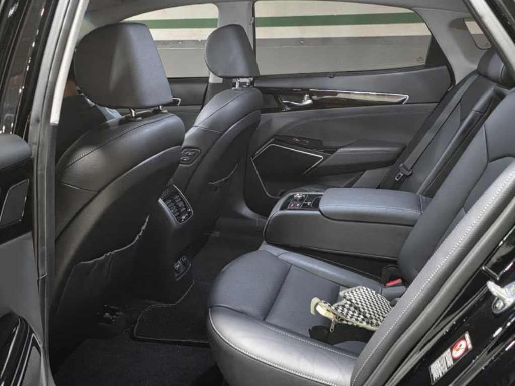 KIA K7 - Vista 10