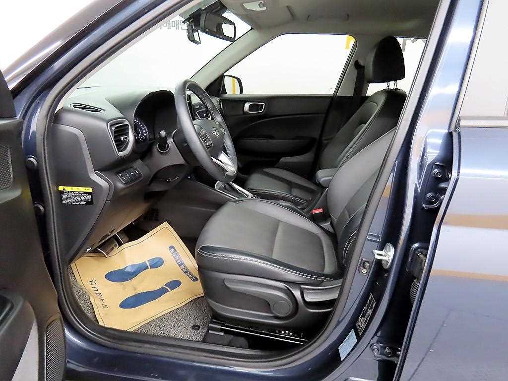 HYUNDAI Venue - Vista 5