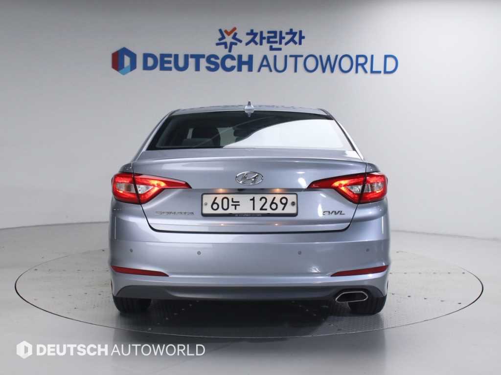 HYUNDAI Sonata - Vista 4