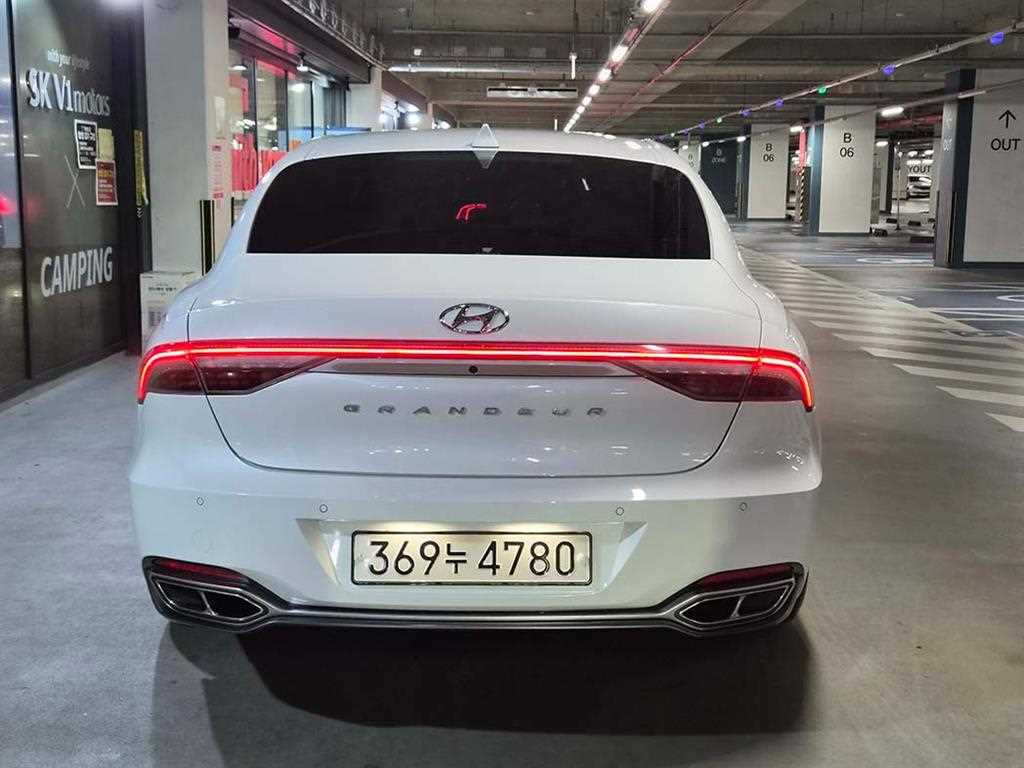 HYUNDAI Grandeur - Vista 5