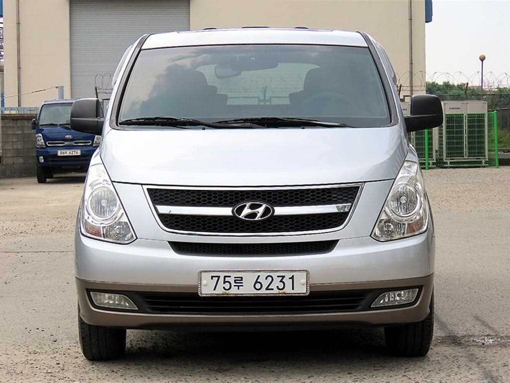 HYUNDAI Starex 2008 Gris - Importación desde Corea - HF Imports Iquique - Foto 1