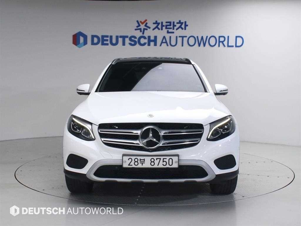 Mercedes Benz GLC Class - Vista 3