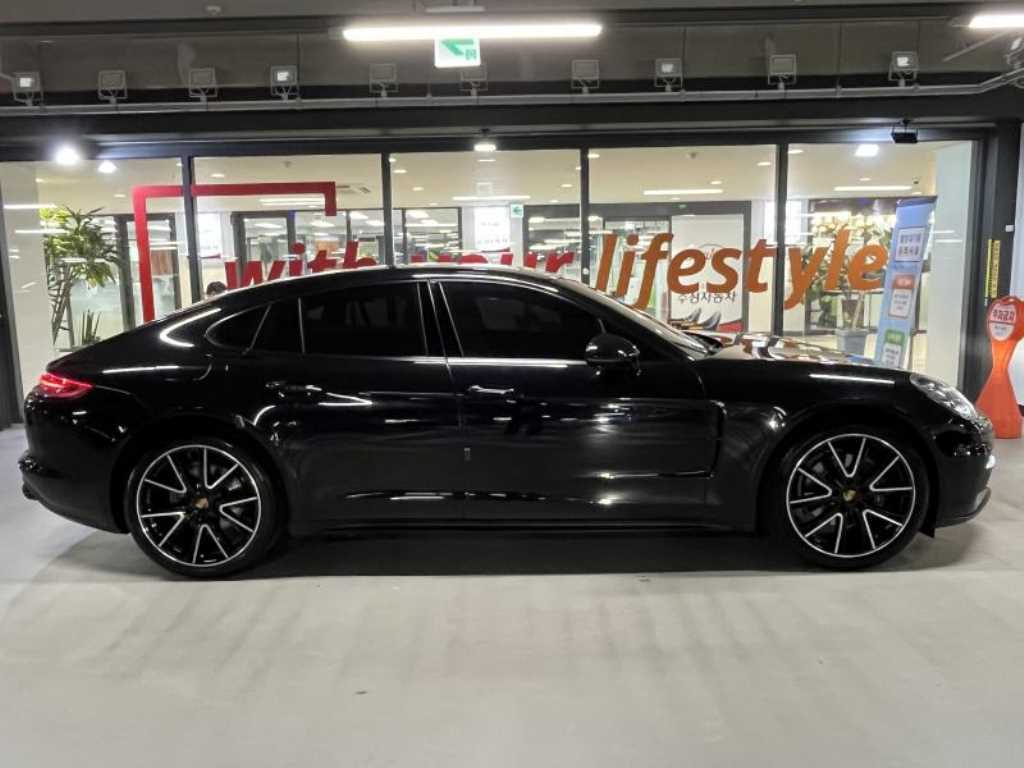 Porsche Panamera - Vista 3