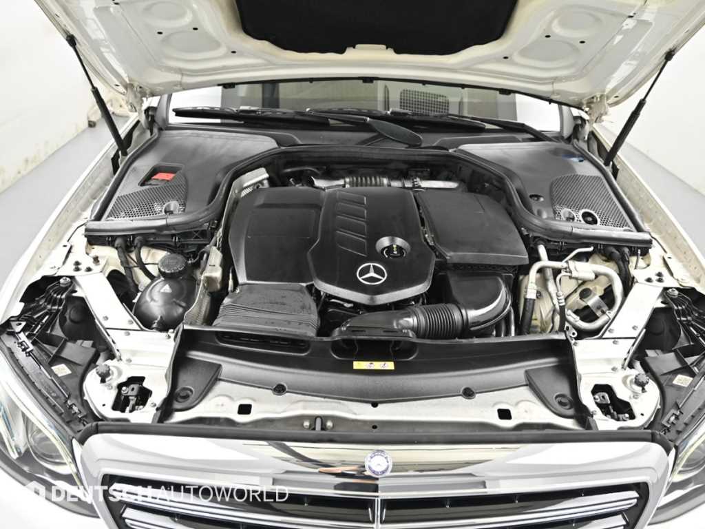 Mercedes Benz E class - Vista 6