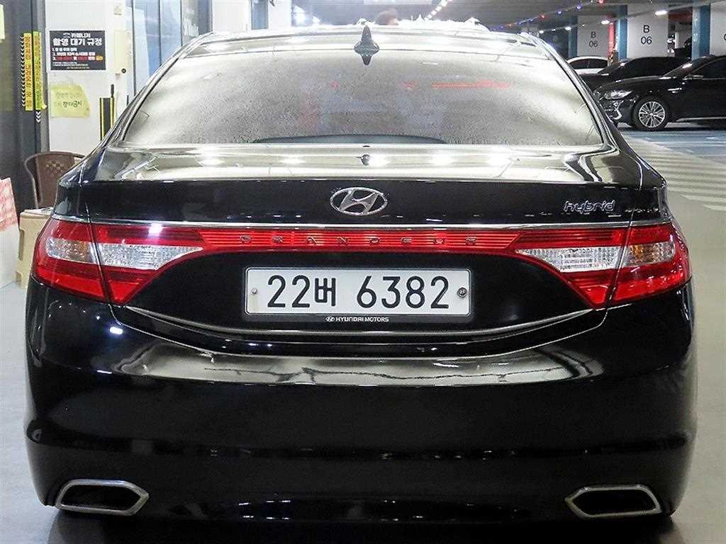 HYUNDAI Grandeur - Vista 5
