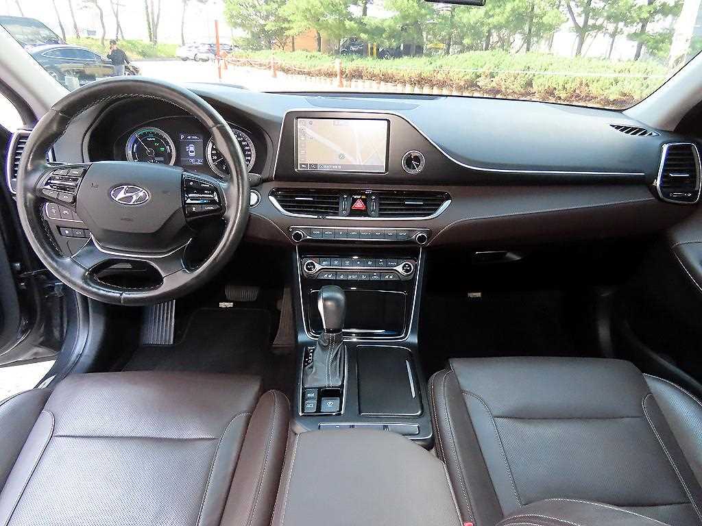 HYUNDAI Grandeur - Vista 7