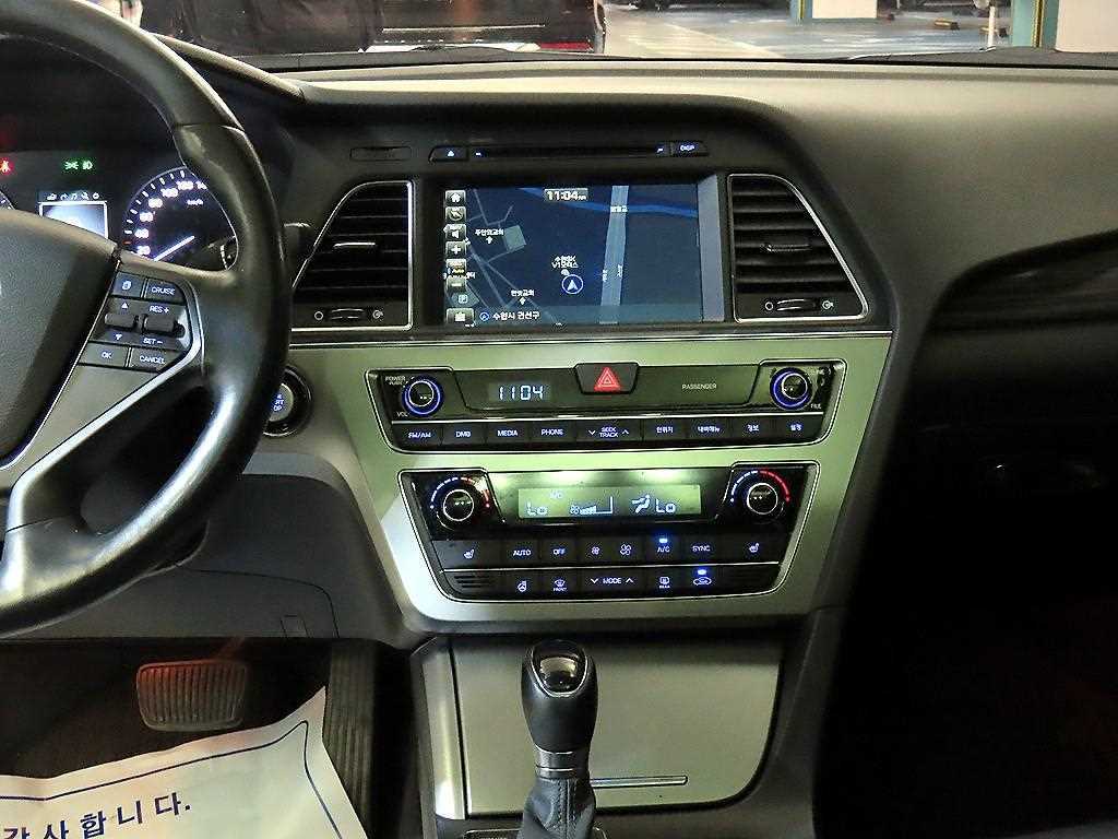 HYUNDAI Sonata - Vista 11