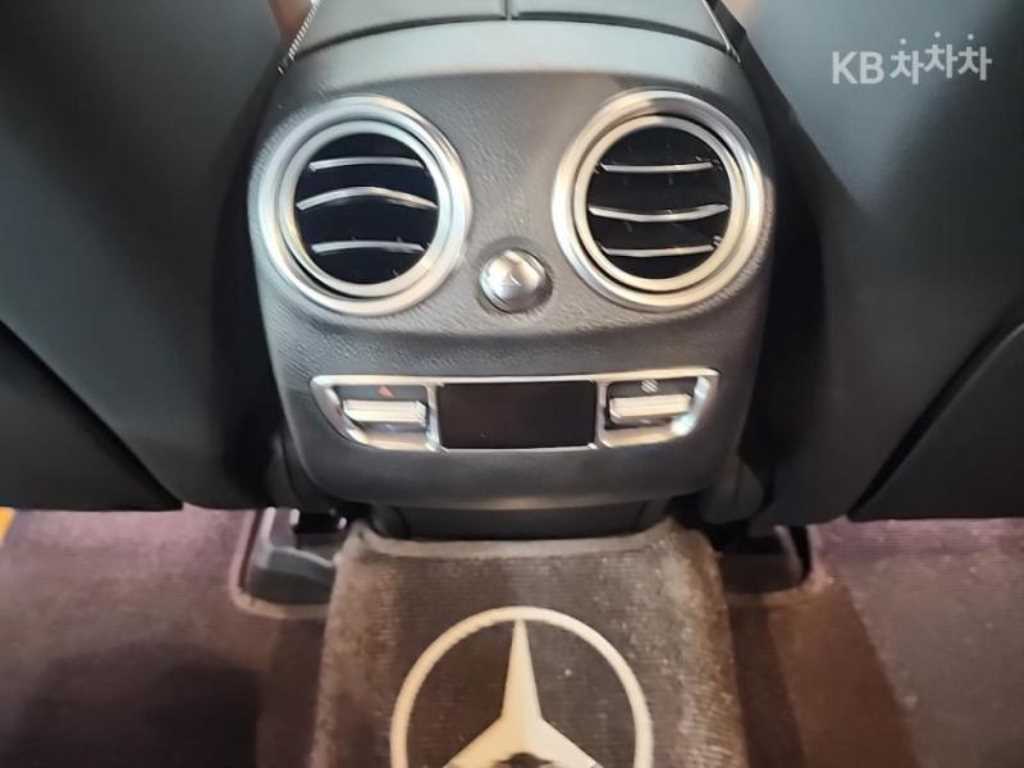 Mercedes Benz GLC Class - Vista 12