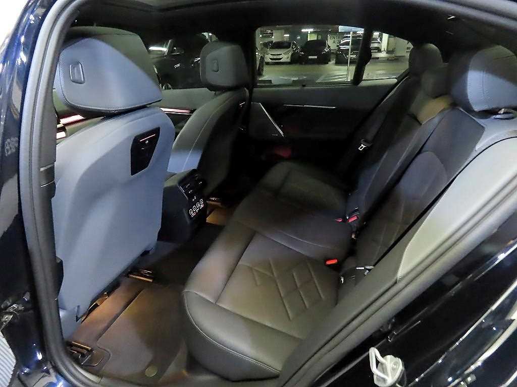 BMW 5 Series - Vista 7