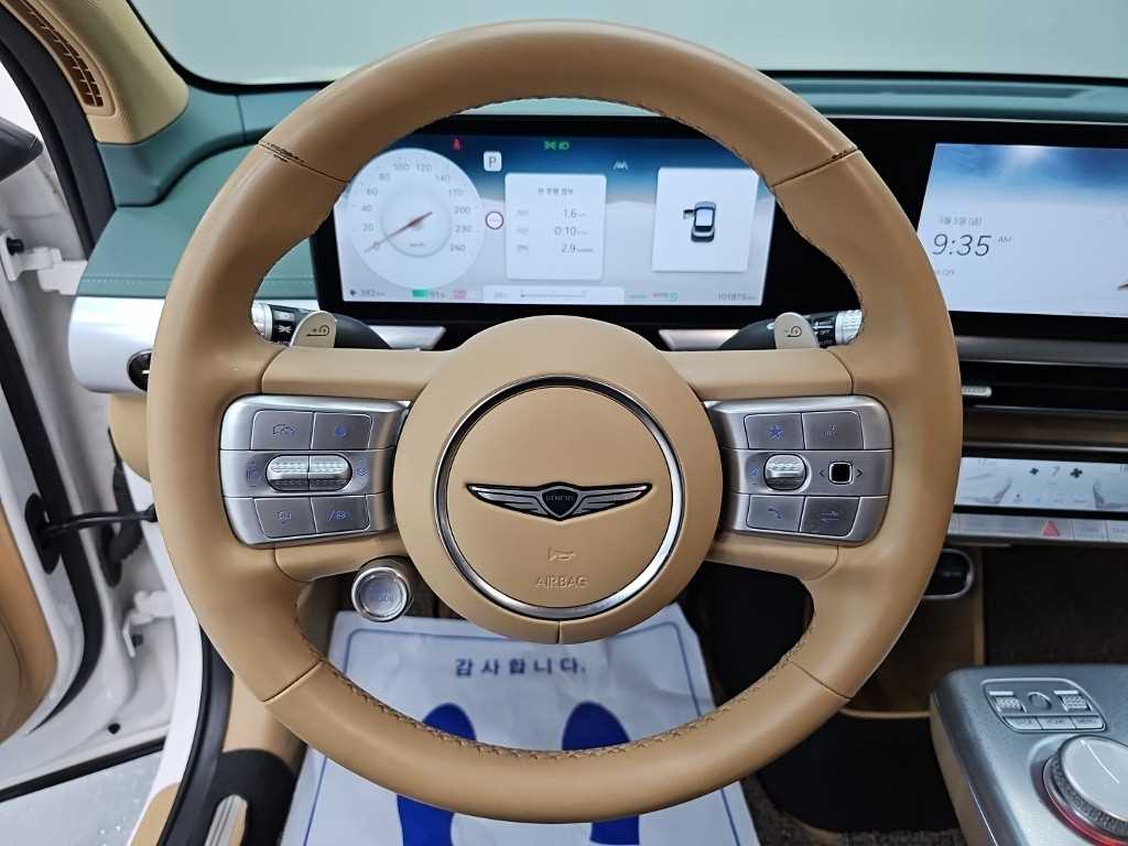 Genesis GV60 - Vista 9