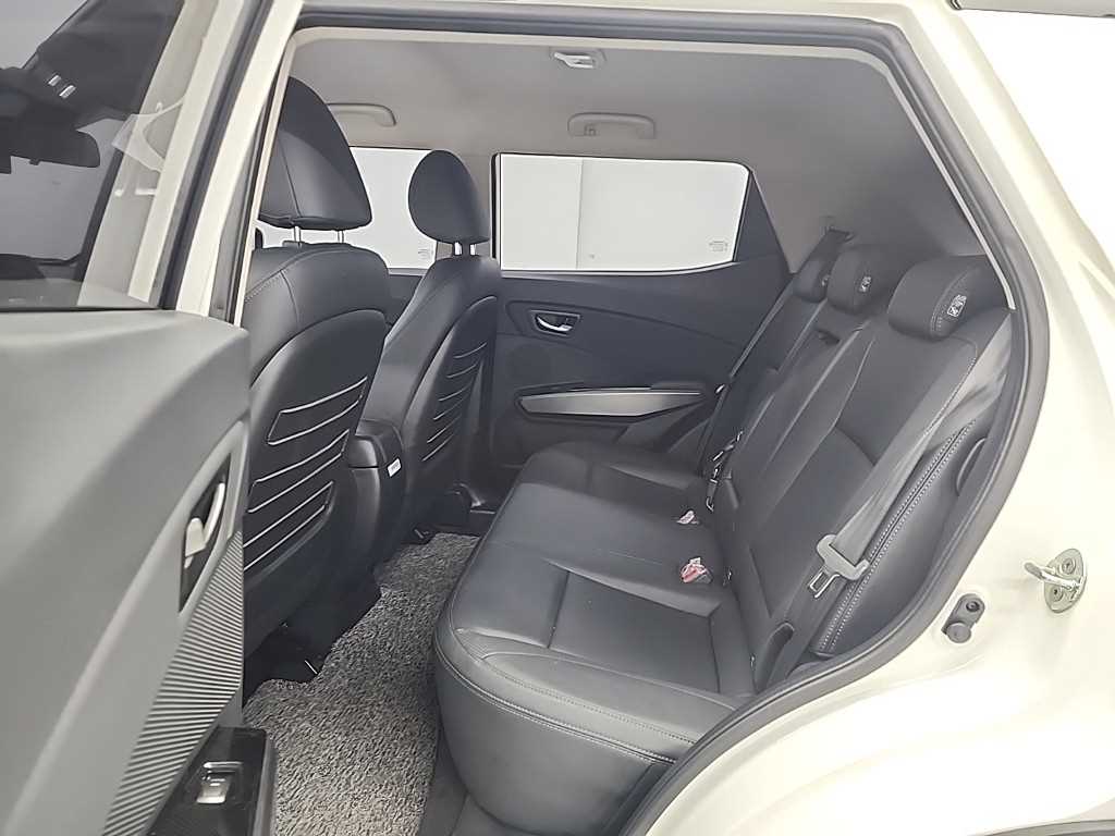 Ssangyong Tivoli - Vista 12
