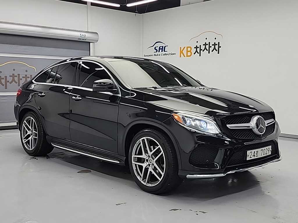 Mercedes Benz GLE Class - Vista 4