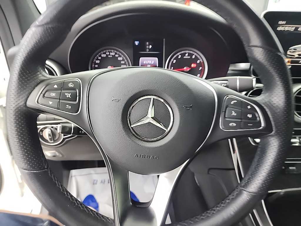 Mercedes Benz GLC Class - Vista 9
