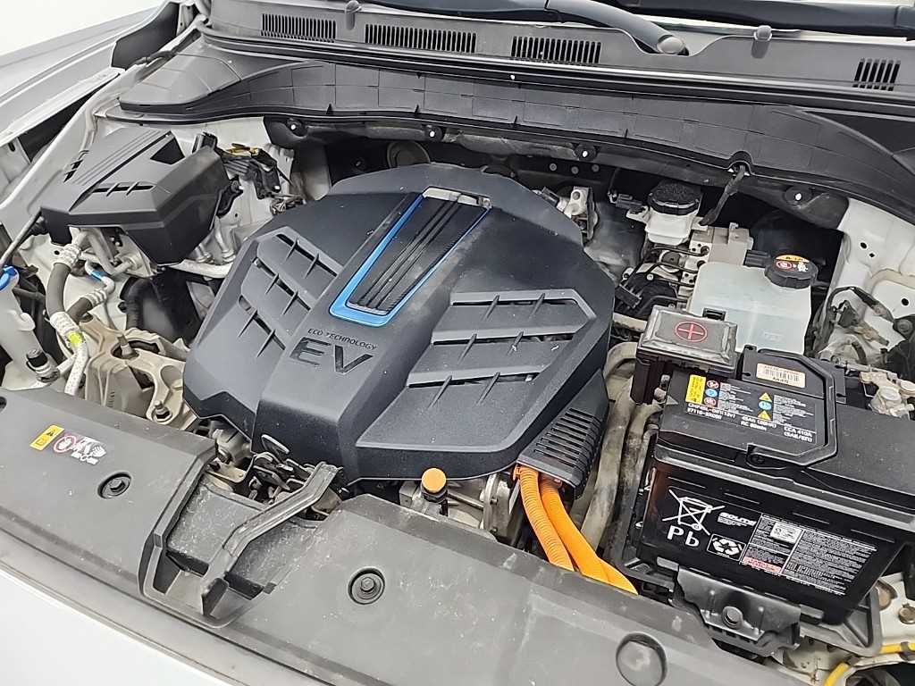 HYUNDAI Kona - Vista 5
