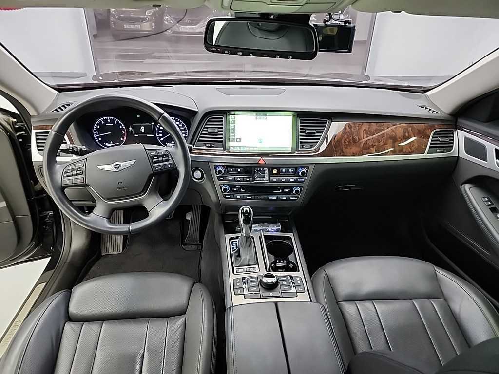 HYUNDAI Genesis - Vista 7