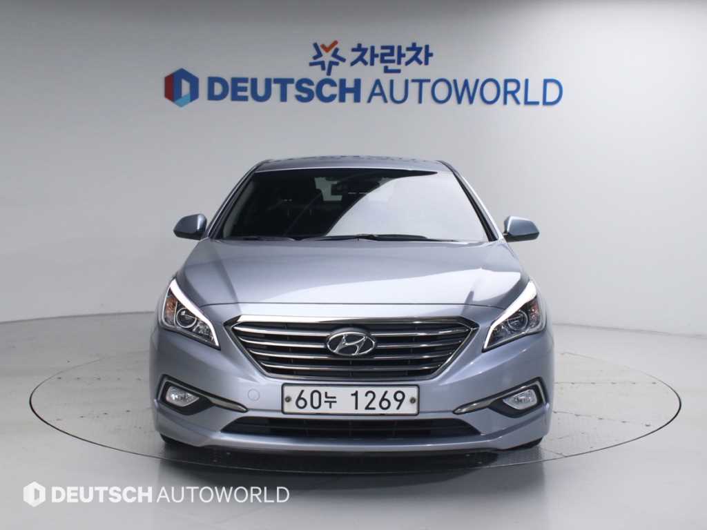 HYUNDAI Sonata - Vista 3