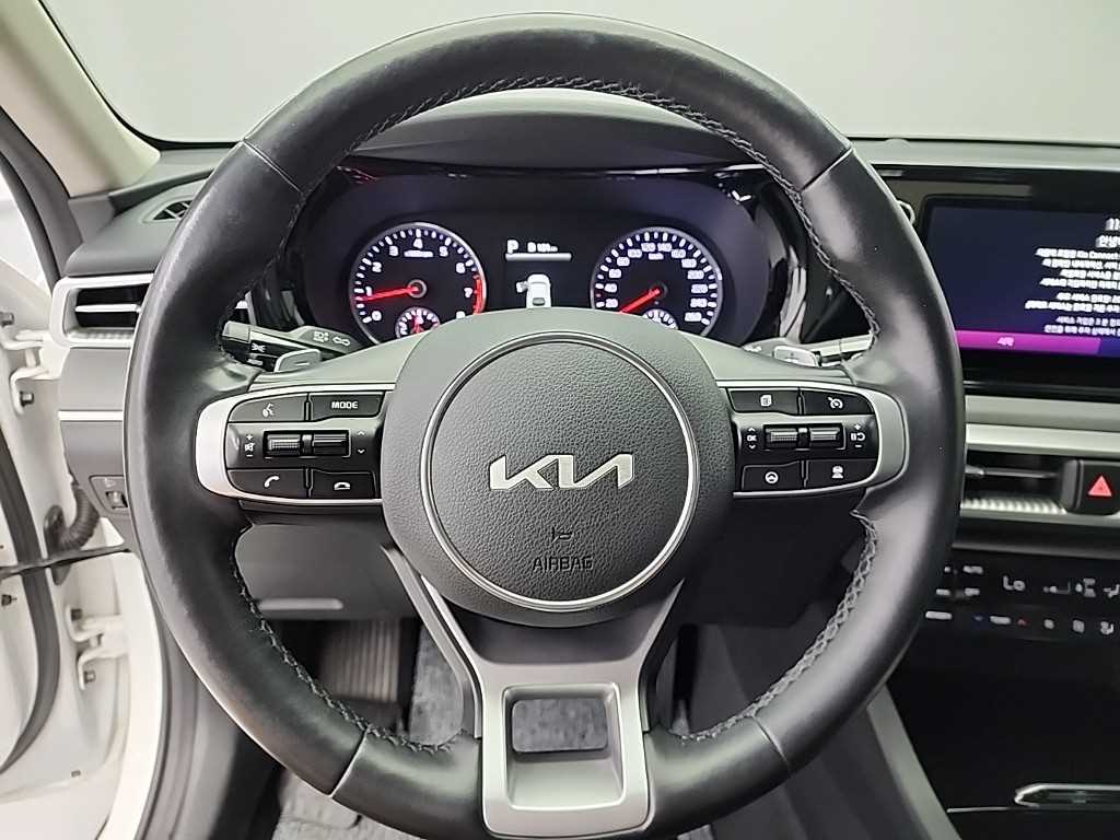 KIA K5 - Vista 9