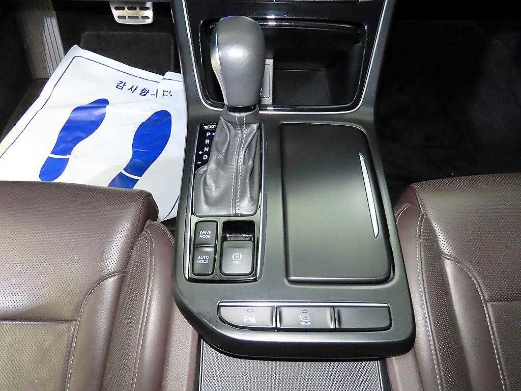 HYUNDAI Grandeur - Vista 12