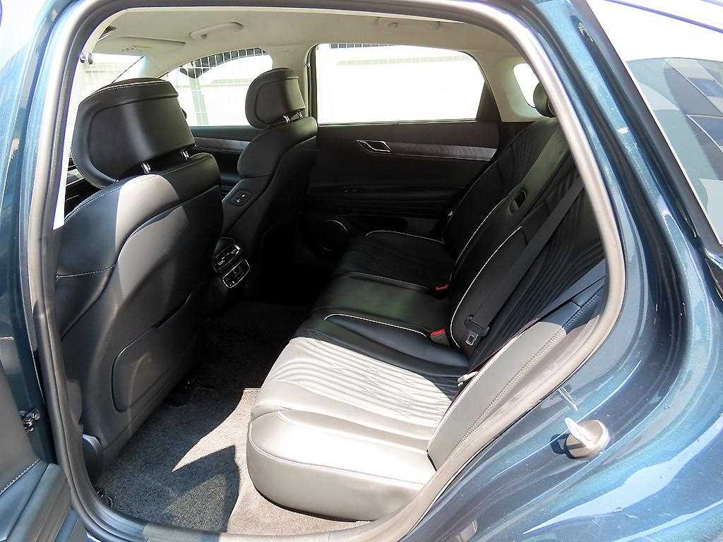 Genesis G80 - Vista 6