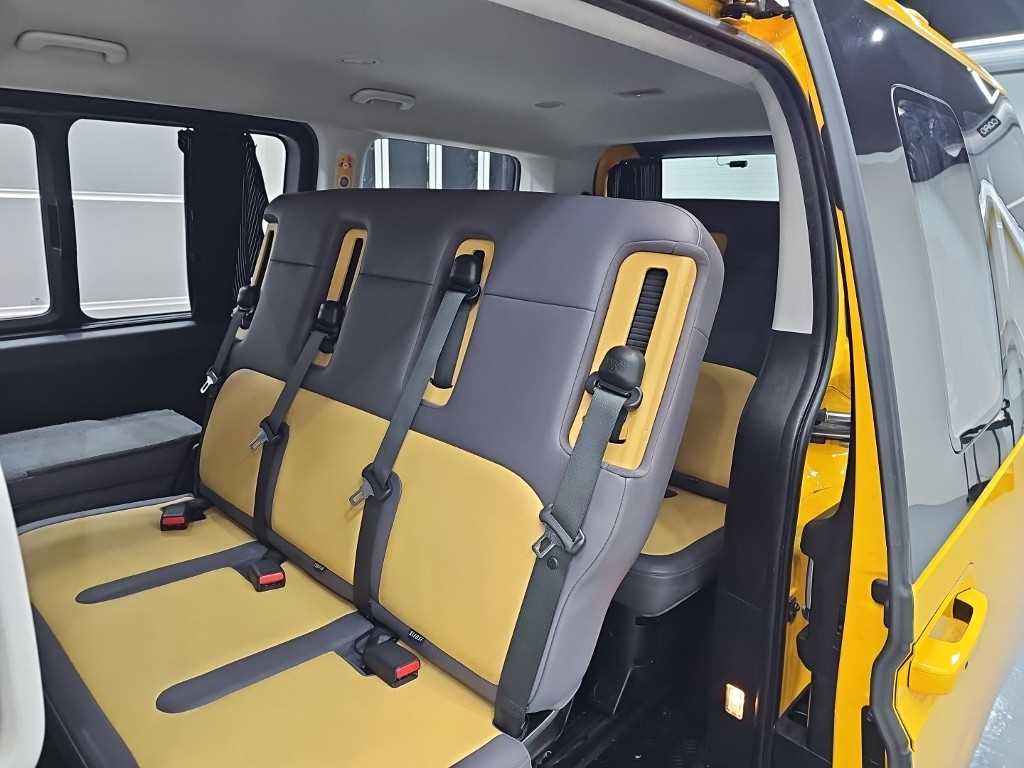 HYUNDAI Staria - Vista 12