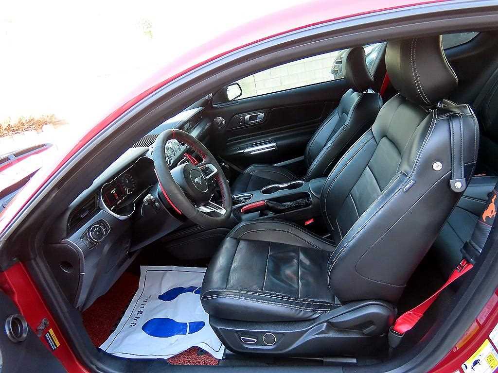 Ford Mustang - Vista 5