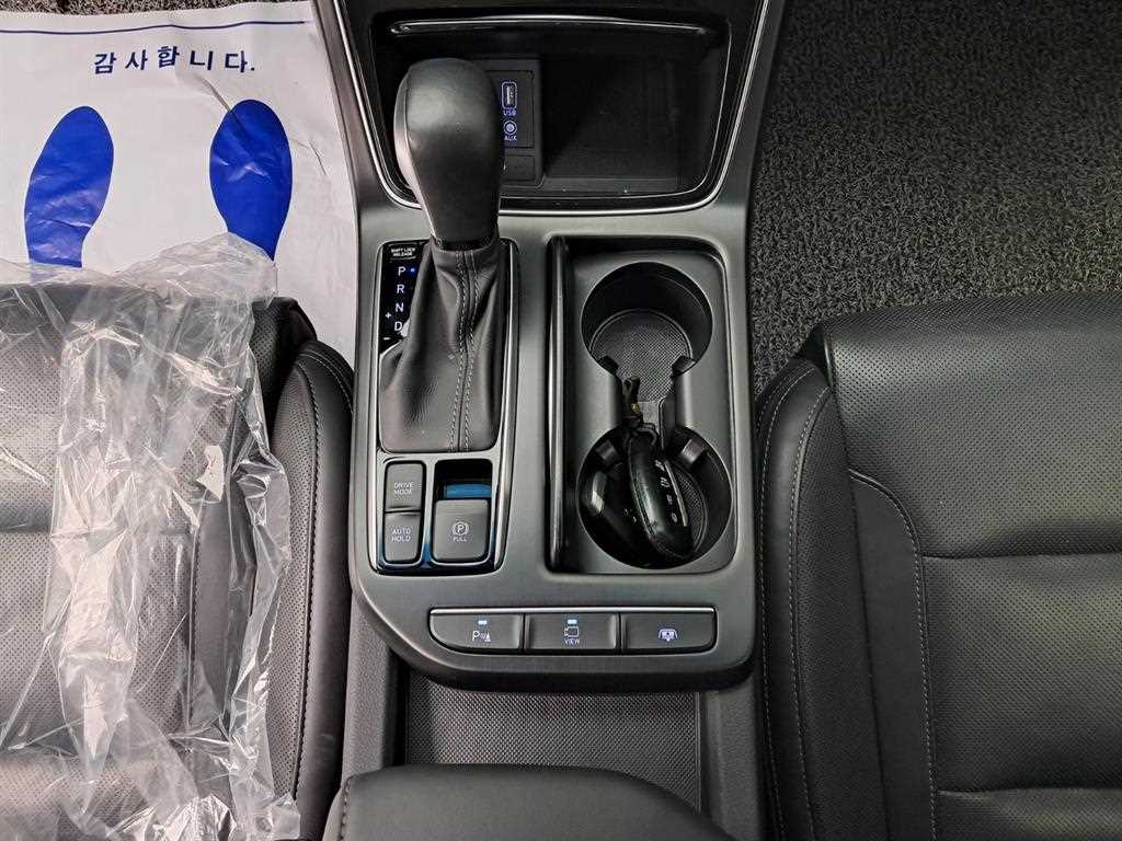 HYUNDAI Grandeur - Vista 12