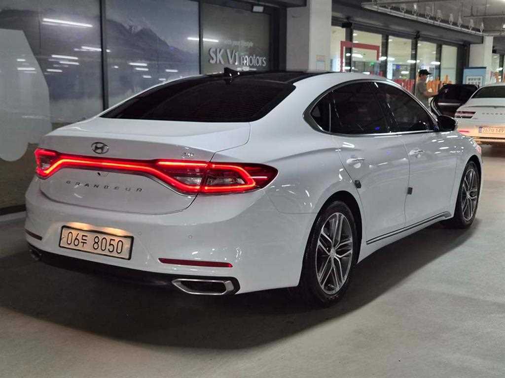 HYUNDAI Grandeur - Vista 4