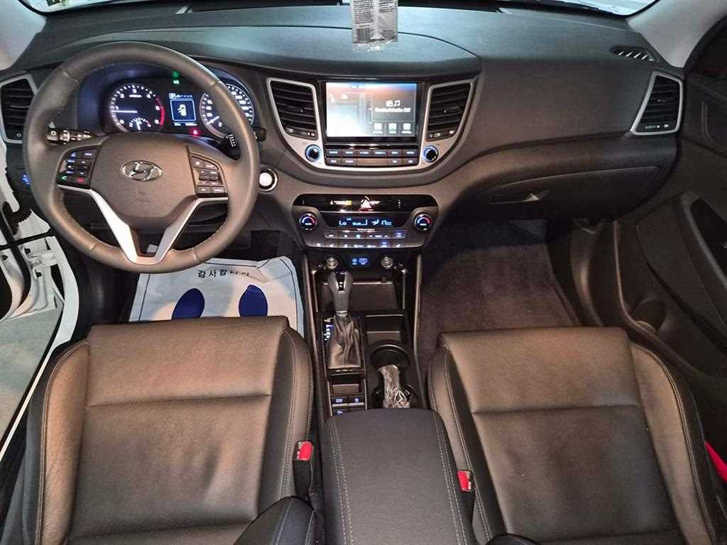 HYUNDAI Tucson - Vista 10